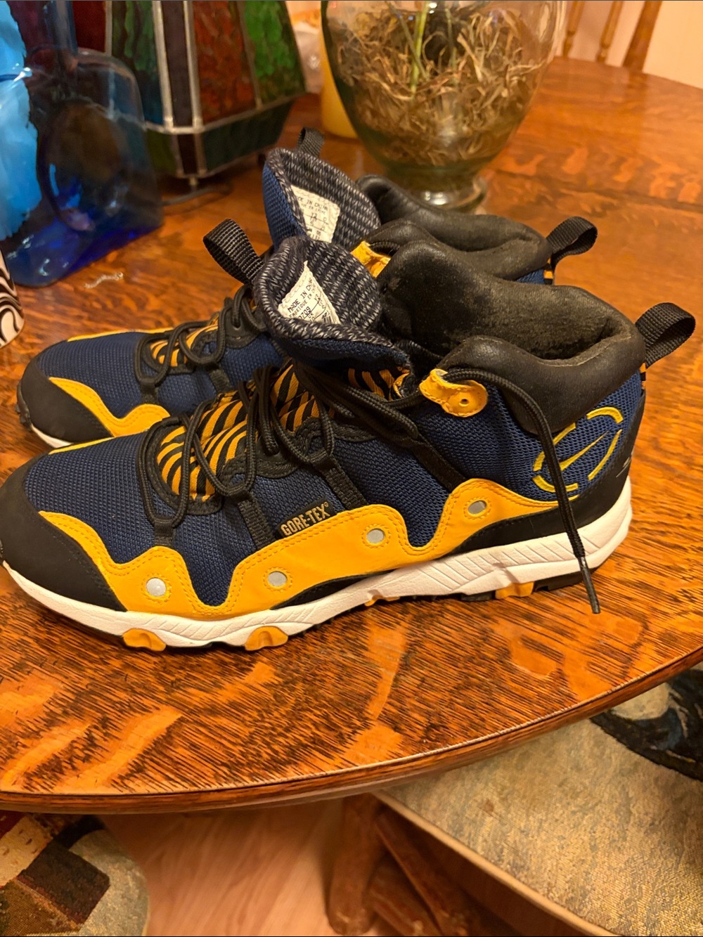 Nike Men's Navy and Yellow Athletic Shoes